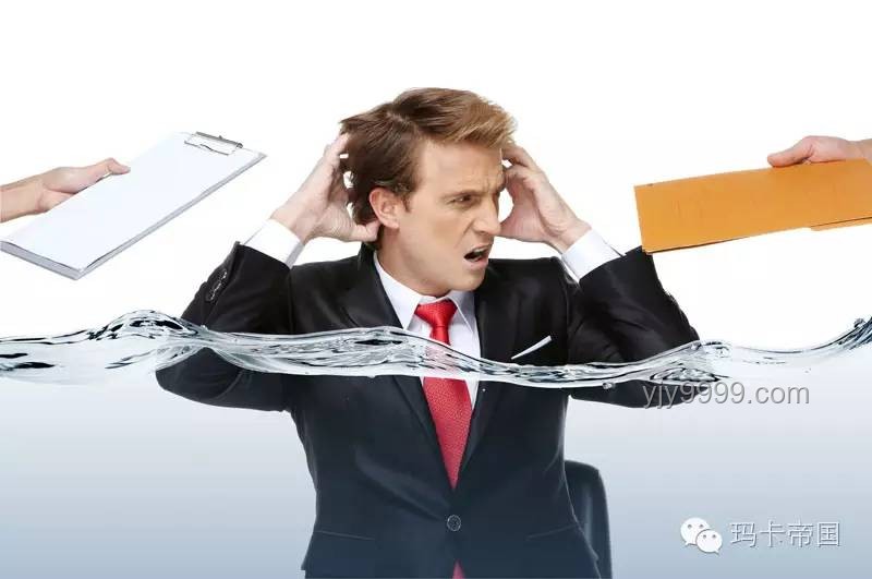 瞬间认清人性的复杂：小张的职场转变案例